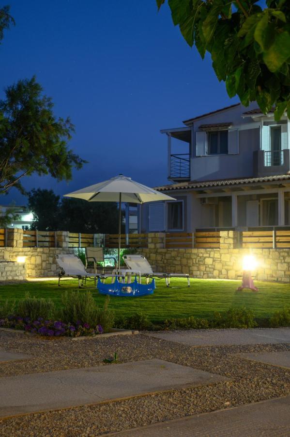 Behind The Waves Villa คาลามากิ ภายนอก รูปภาพ